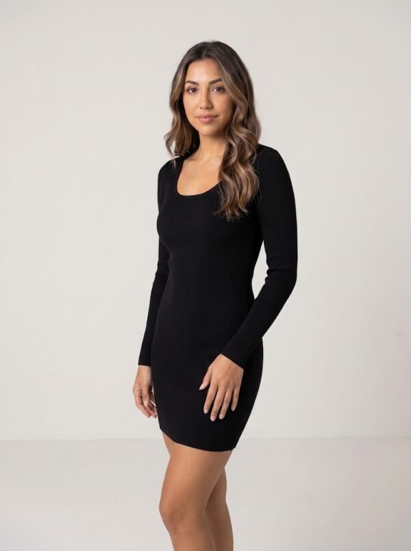 Vestido Corto MILA – Manga Larga y Escote Redondo Negro